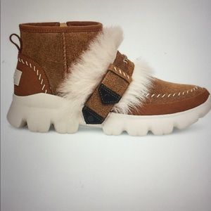 New In Box UGG size 5 Fluff Puff Ankle GIFT ITEM.